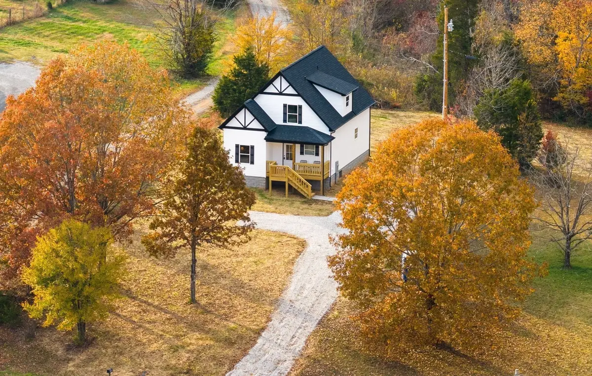 848 Franklin Road, Charlotte, TN 37036 - Image #1