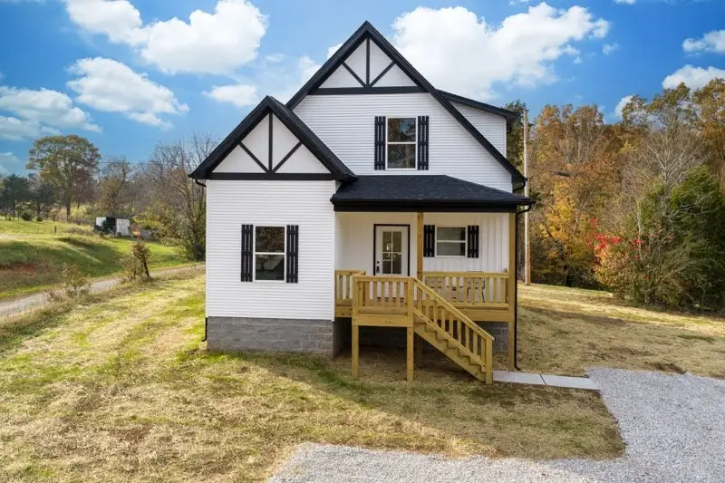 848 Franklin Road, Charlotte, TN 37036 - Image #2