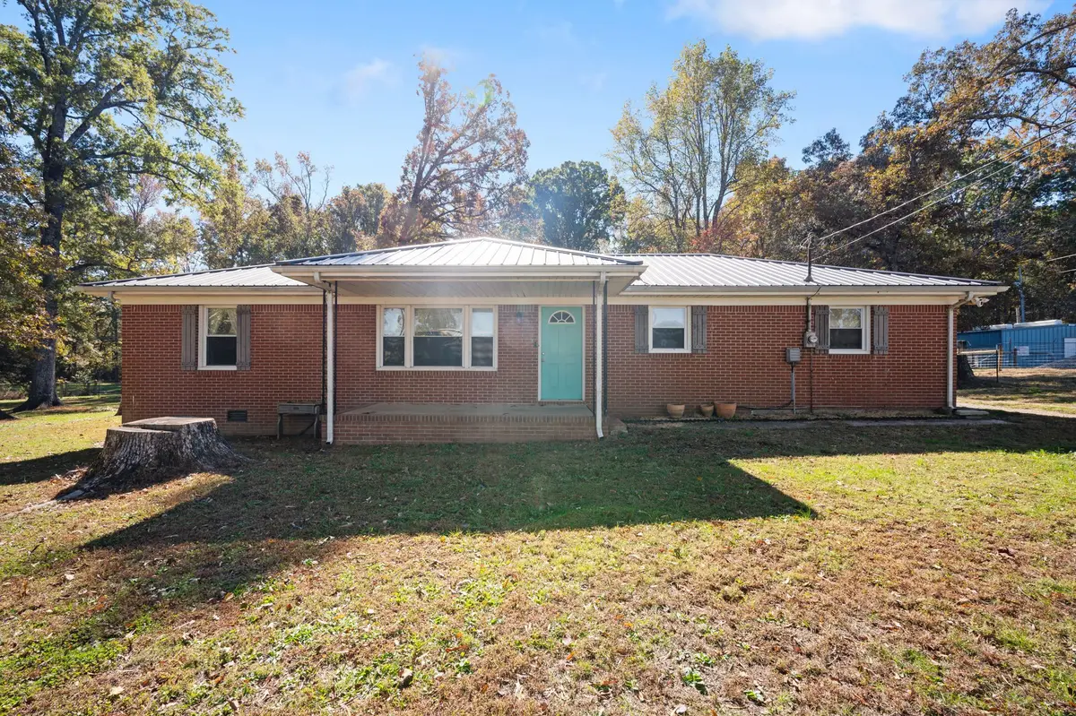 83 W Point Dr, Fayetteville, TN 37334 - Image #1