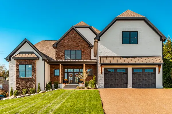 126 Governors Point Blvd, Hendersonville, TN 37075