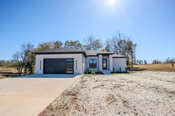 200 Bear Dr, Loretto, TN 38469