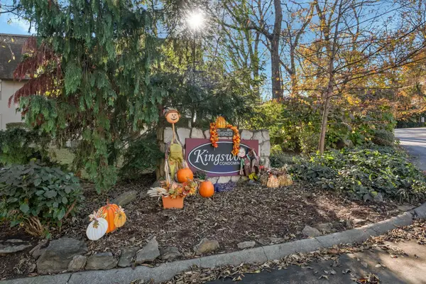 2929 Selena Dr #J134, Nashville, TN 37211