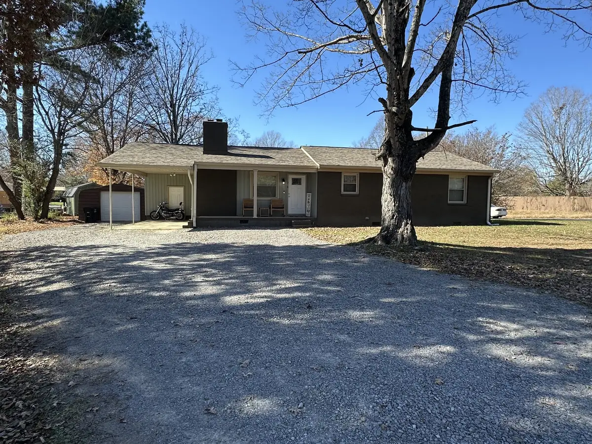 310 Crest Dr, Tullahoma, TN 37388 - Image #1