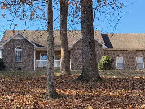 742 Bowling Branch Rd, Cottontown, TN 37048