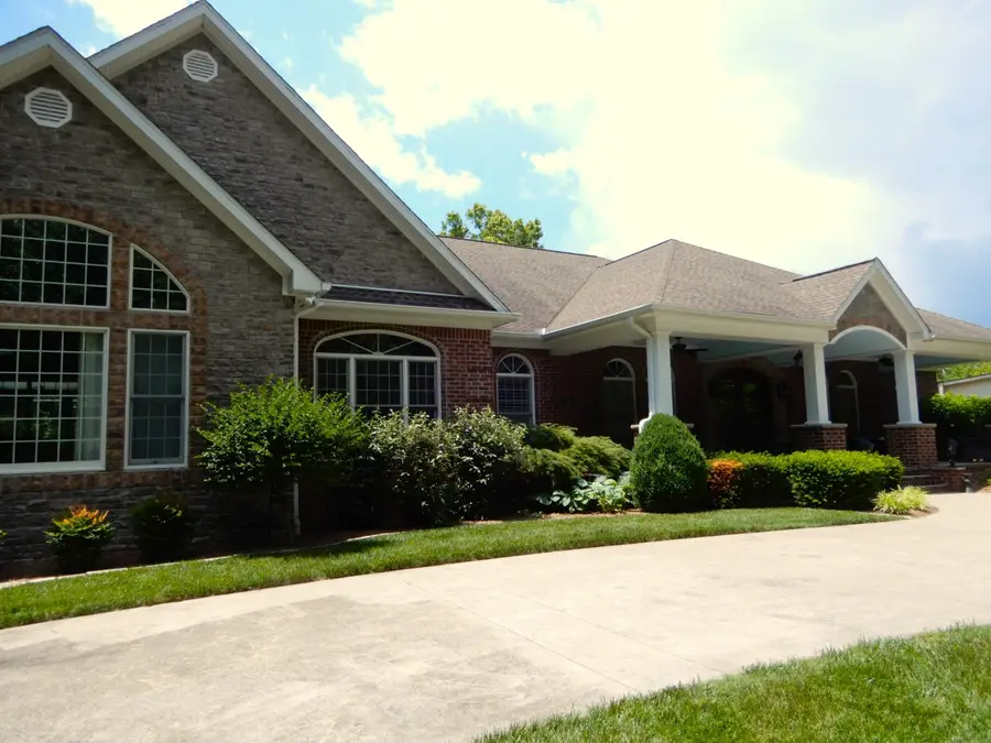 135 Allegheny Rd, Gilbertsville, KY 42044 - Image #2