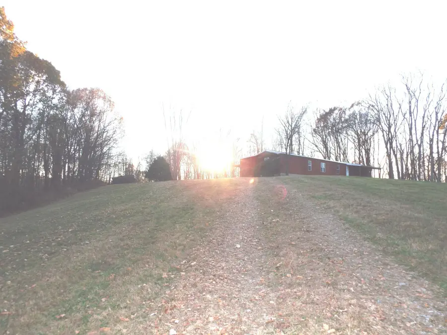 198 Rock House Hollow Pvt Ct, Bethpage, TN 37022 - Image #2