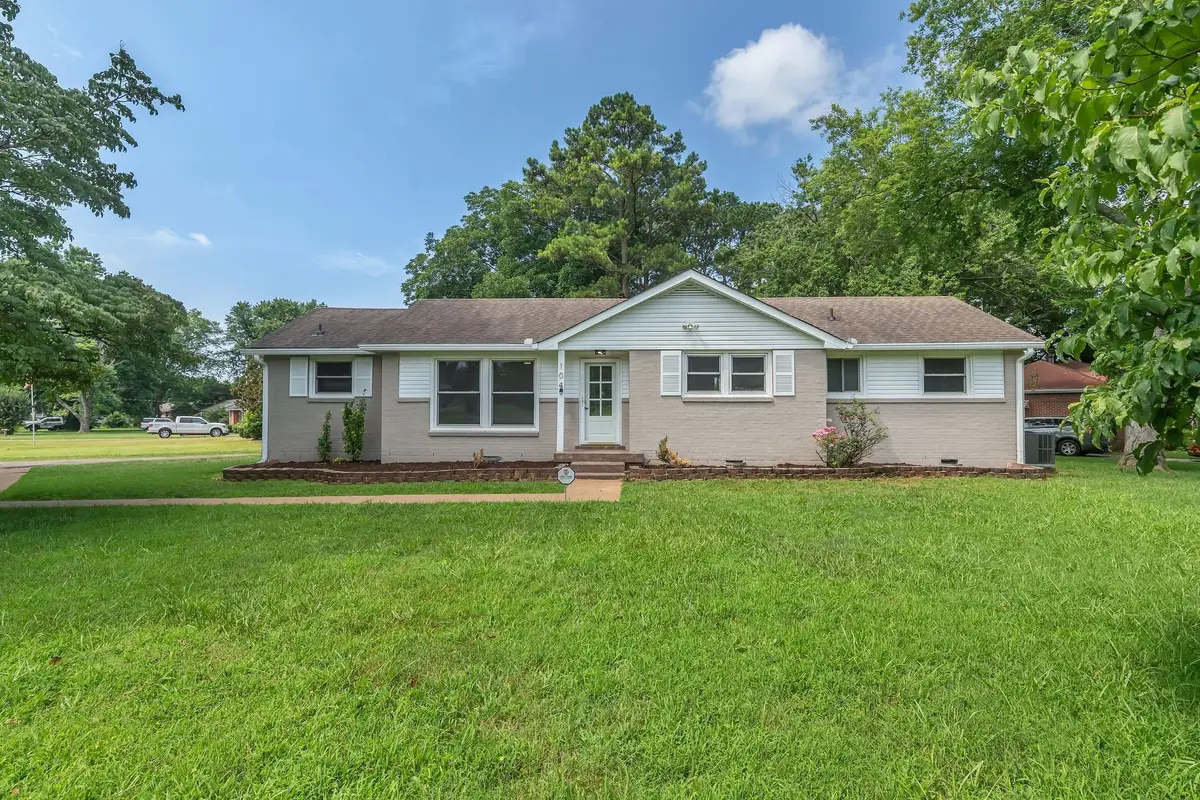 104 Belaire Dr, Smyrna, TN 37167 - Image #1