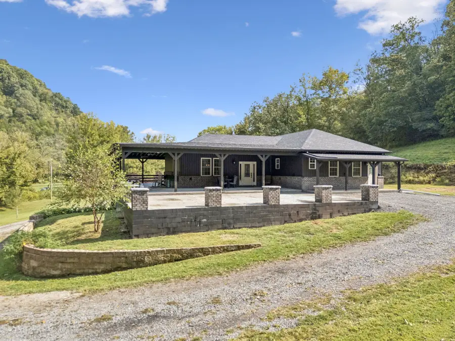 2658 Sycamore Valley Rd, Pleasant Shade, TN 37145 - Image #2