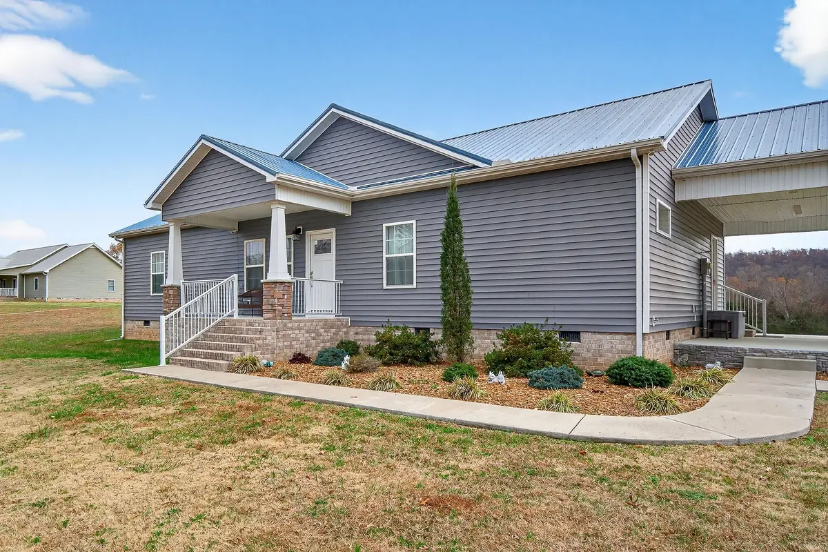 808 Bugger Ridge Rd, McMinnville, TN 37110 - Image #1