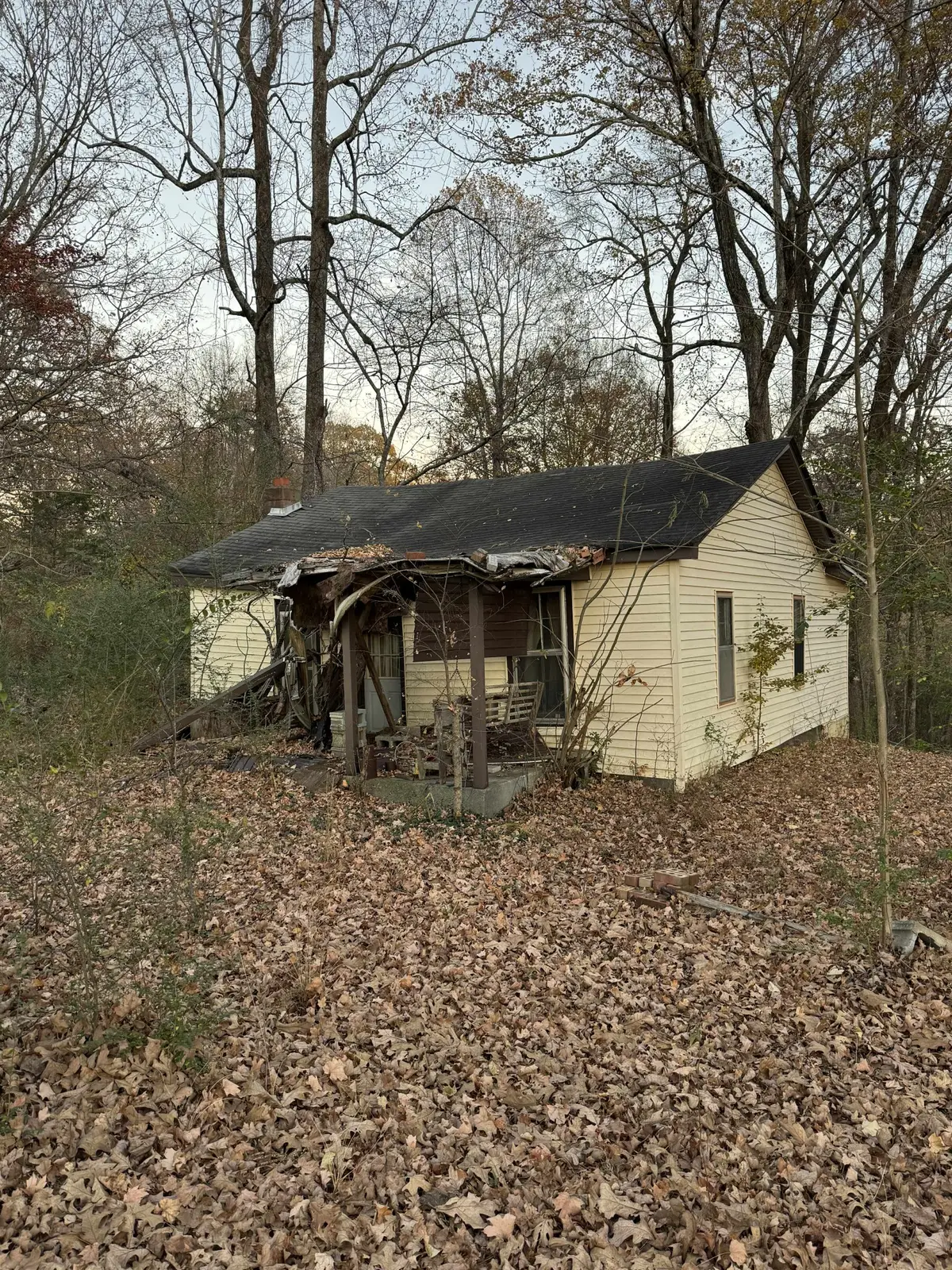 1506 Hayshed Rd, Charlotte, TN 37036 - Image #1