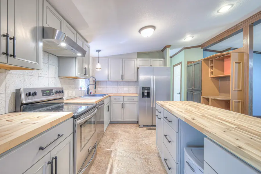 10515 Twin Springs Ln, Bon Aqua, TN 37025 - Image #2