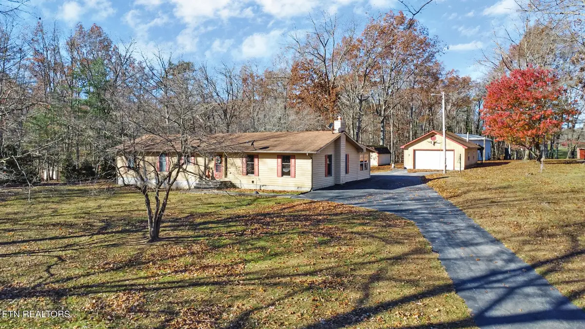 370 Red Brush Drive, Crossville, TN 38555 - Image #1