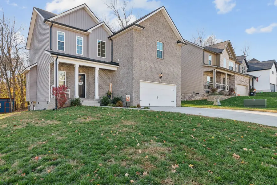 3071 Timberdale Dr, Clarksville, TN 37042 - Image #2