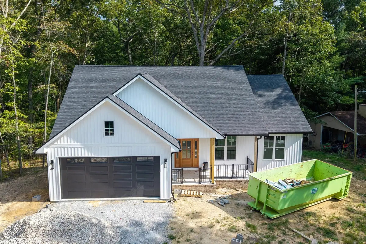 235 Estates Lake Dr, Crossville, TN 38571 - Image #1