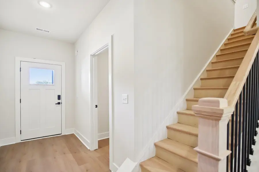 1032 Stagecoach Dr, White House, TN 37188 - Image #2