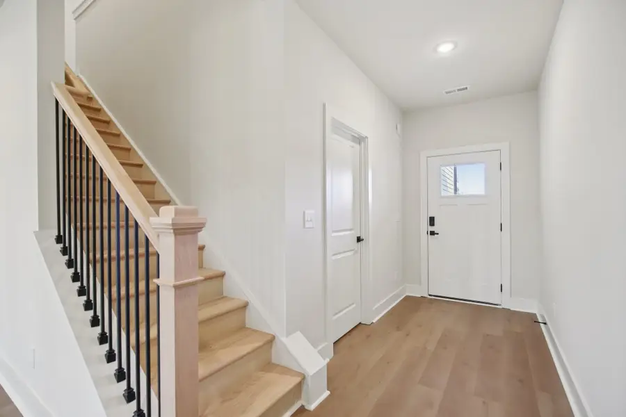 1036 Stagecoach Dr, White House, TN 37188 - Image #2