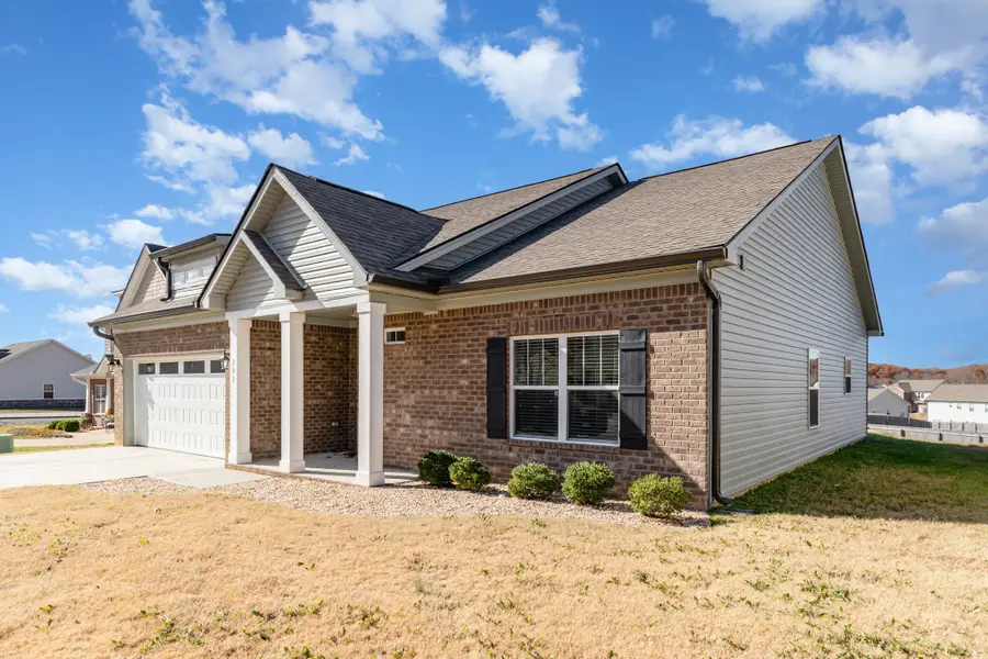 303 Wyburn Pl, Burns, TN 37029 - Image #2