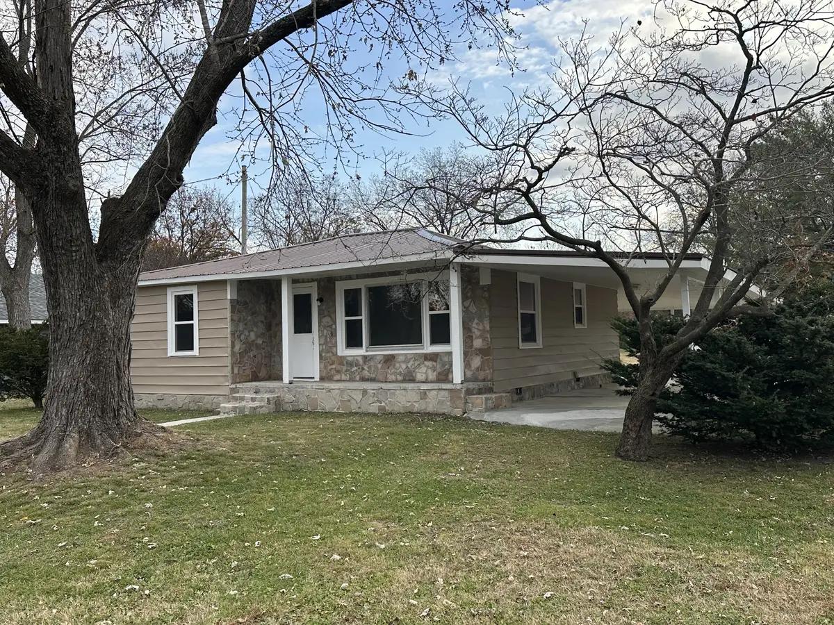 404 Horton St, Decherd, TN 37324 - Image #1