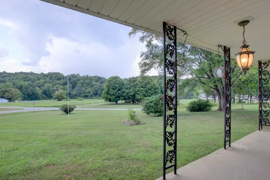 5581 Bryant Hollow Rd, Cunningham, TN 37052 - Image #2