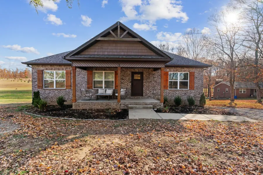 634 S Tunnel Rd, Gallatin, TN 37066 - Image #2