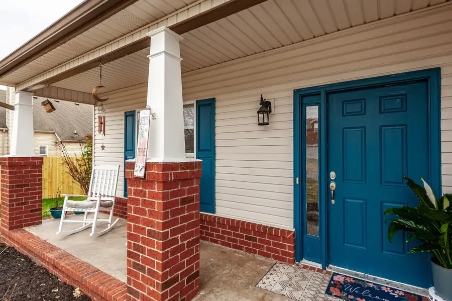 422 W Winterberry Trl, White House, TN 37188 - Image #2