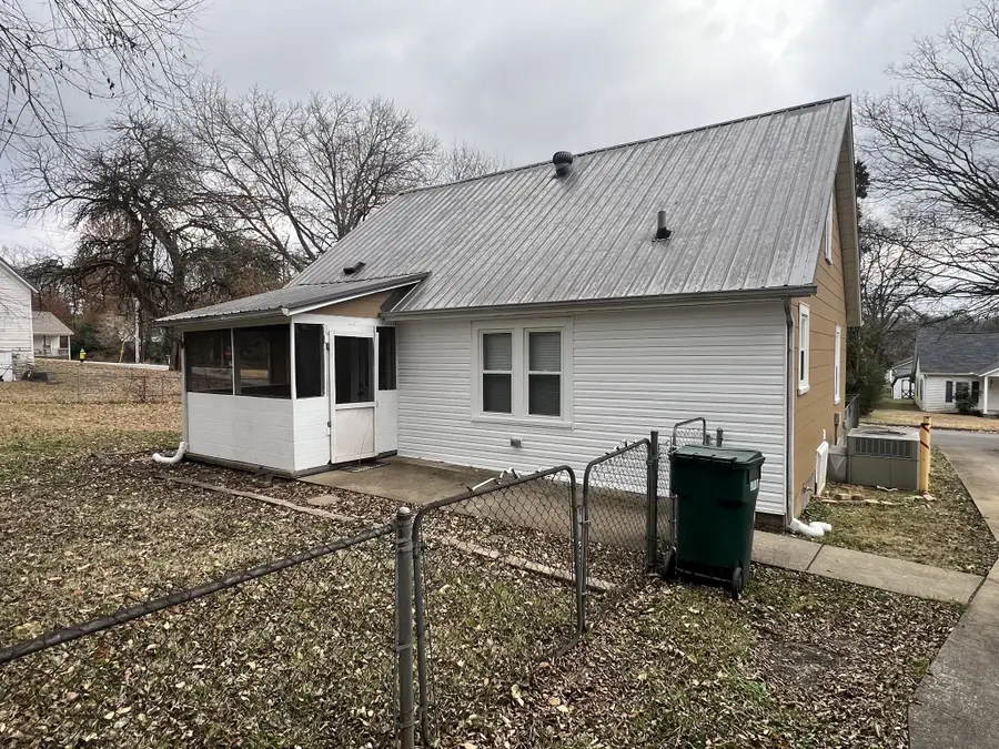 118 N Ingram St, Pulaski, TN 38478 - Image #2