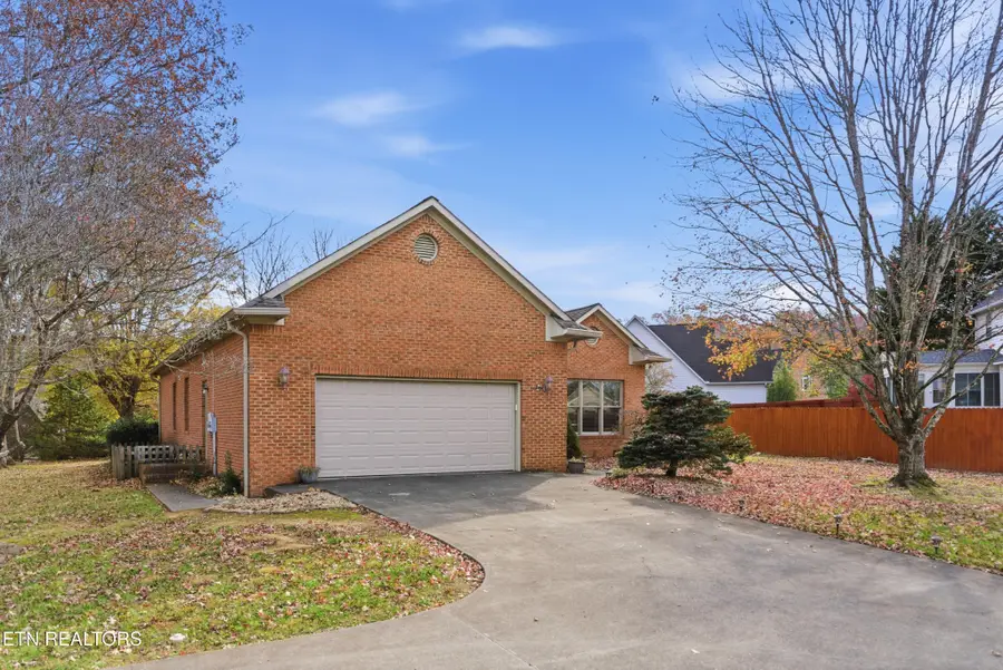 92 N Claymore Lane, Oak Ridge, TN 37830 - Image #2
