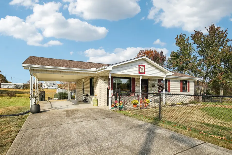 155 Rolling Hills Dr, Tennessee Ridge, TN 37178 - Image #2