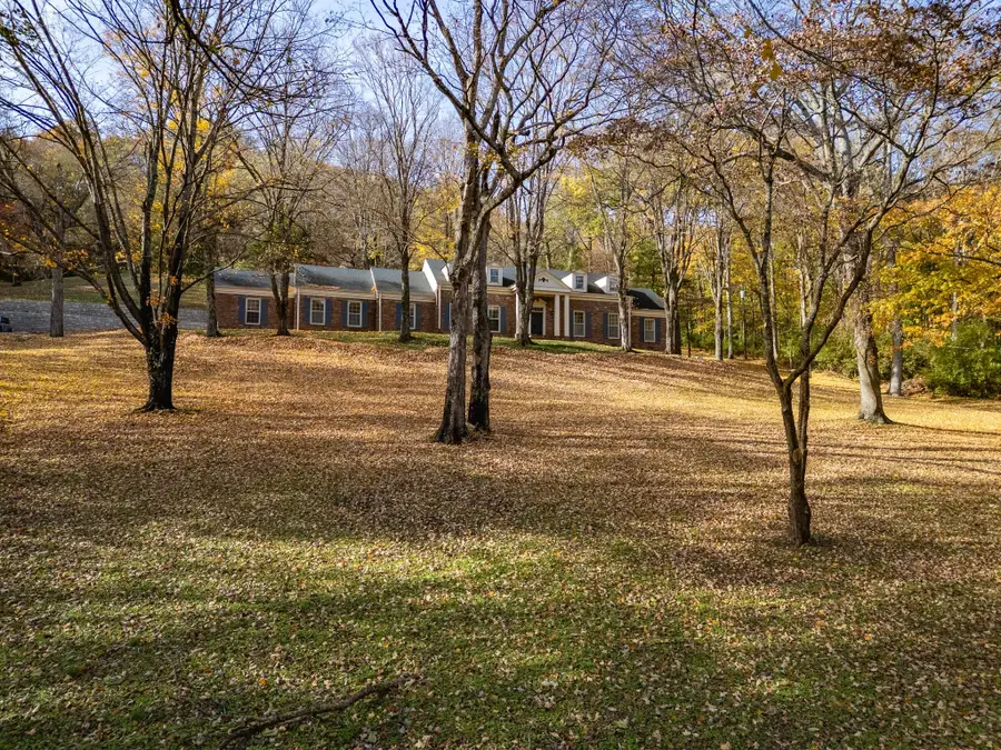 4353 Chickering Ln, Nashville, TN 37215 - Image #2