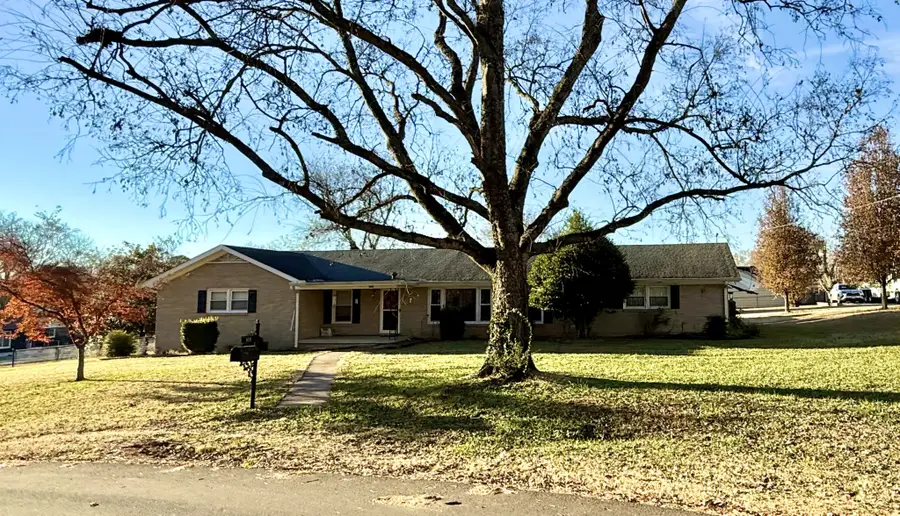 115 Oaks Dr, Gallatin, TN 37066 - Image #2