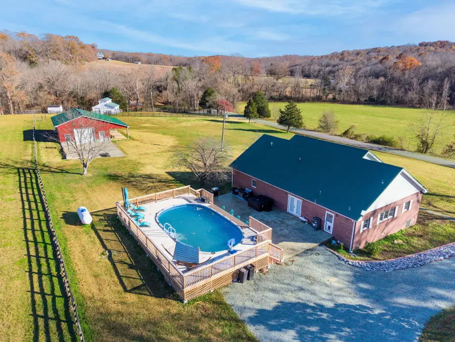 1910 Cedar Creek Rd, Vanleer, TN 37181 - #2