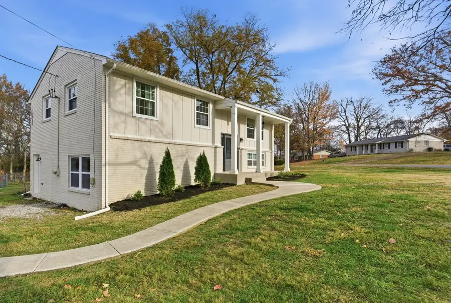 228 Lakeside Park Dr, Hendersonville, TN 37075 - Image #3