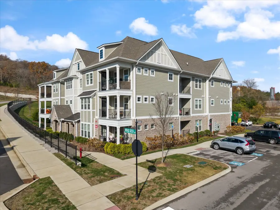 900 Vintage Green Ln #204, Franklin, TN 37064 - Image #2