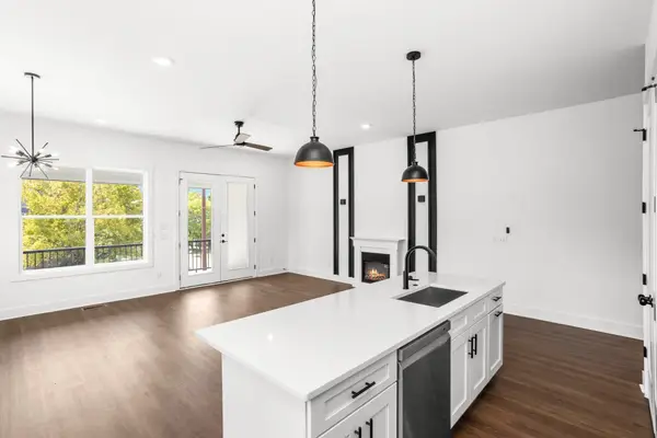 2213 18th Ave N, Nashville, TN 37208