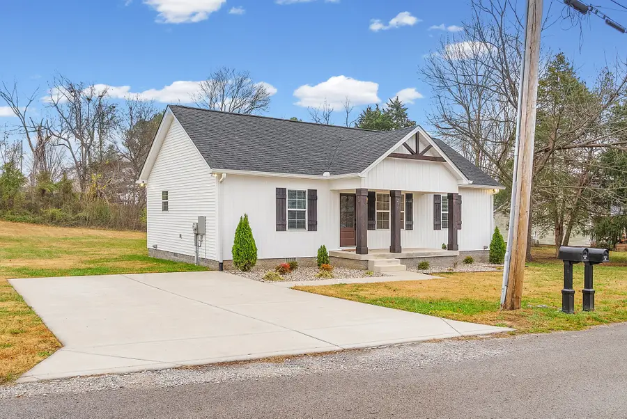 205 Maple St, Adams, TN 37010 - Image #2