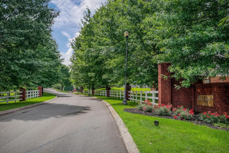 225 Hickory Ct, McMinnville, TN 37110 - Image #2