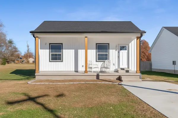 502 Meadowbrook Dr, McMinnville, TN 37110