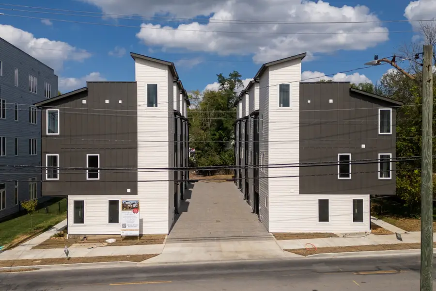 303 Normans Ct, Nashville, TN 37216 - Image #2