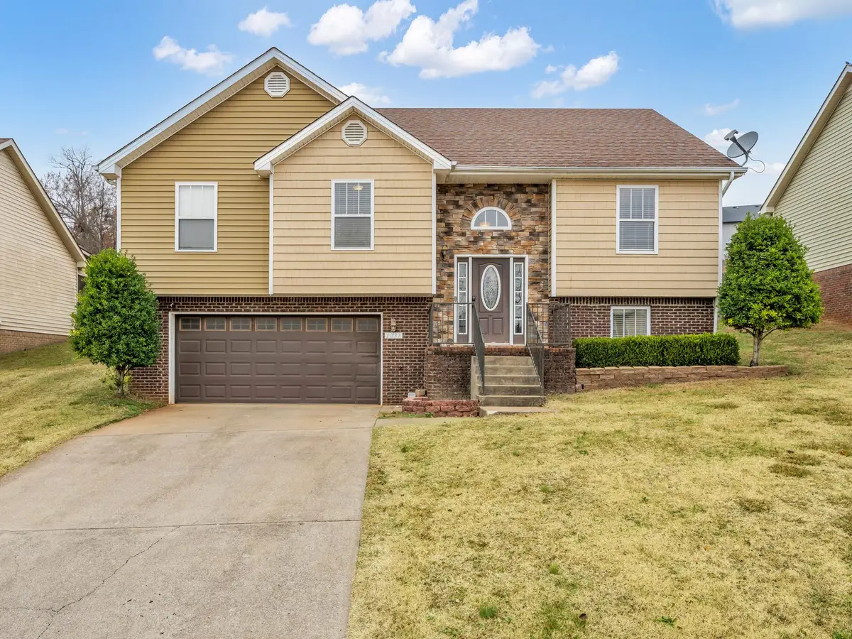 1037 Ishee Dr, Clarksville, TN 37042 - Image #1