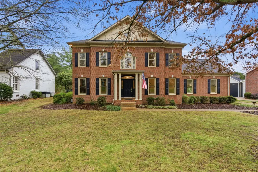 2046 Hunterwood Dr, Brentwood, TN 37027 - Image #2