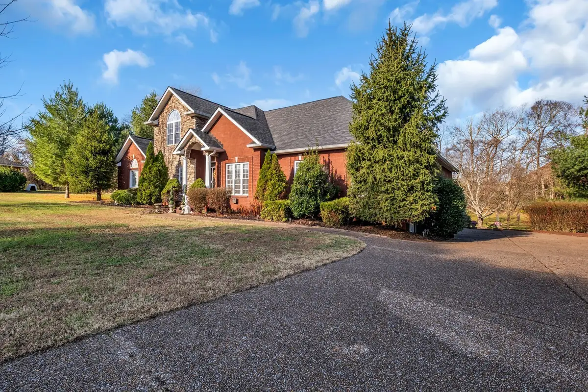 1914 Bartons Cv, Lebanon, TN 37087 - Image #1