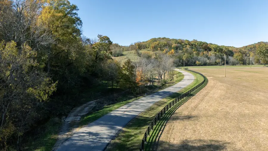 345 Brazier Ln, Gallatin, TN 37066 - Image #3