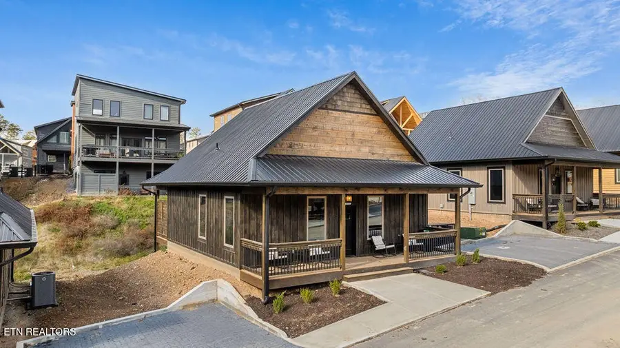 571 Warbonnet Way, Sevierville, TN 37863 - Image #2