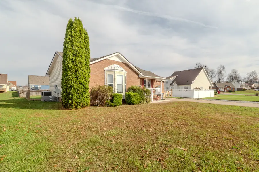 1735 Hazelwood Rd, Clarksville, TN 37042 - Image #2