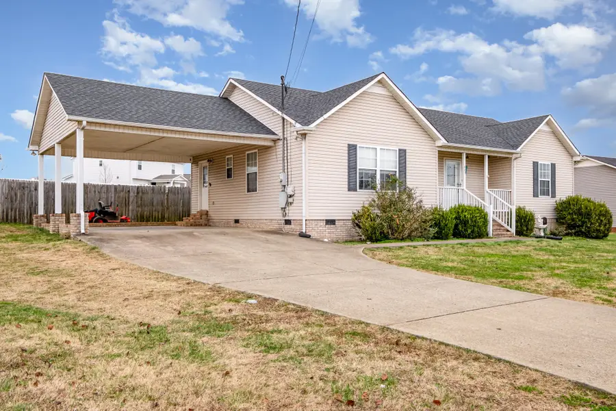 423 Brookside Dr, Mount Pleasant, TN 38474 - Image #2