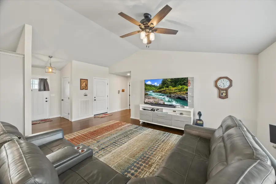 450 Golden Cir, Cookeville, TN 38506 - Image #3