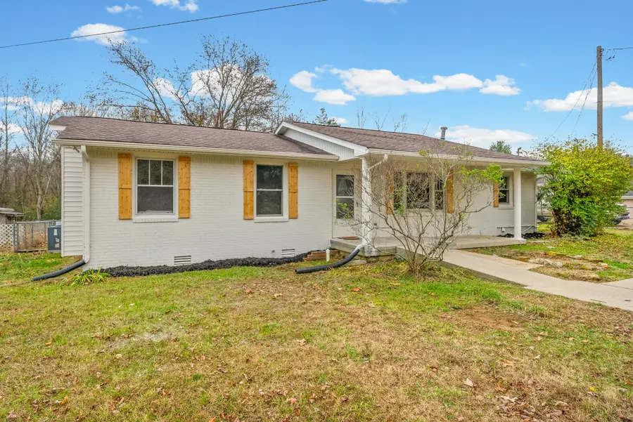 1272 Taylor Town Rd, White Bluff, TN 37187 - Image #2