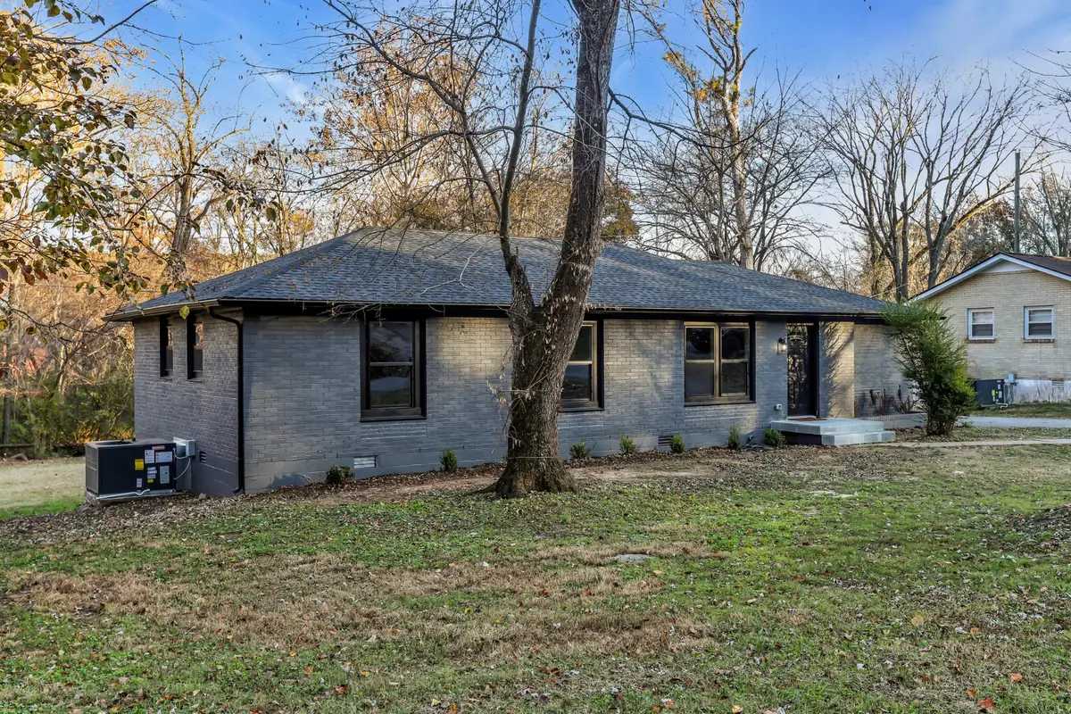 2065 Shelby Dr, Clarksville, TN 37043 - Image #1