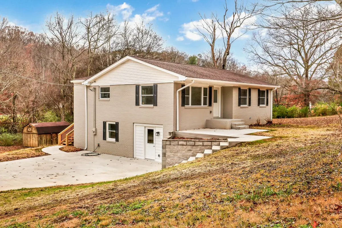 216 Valley View Rd, Dover, TN 37058 - Image #1