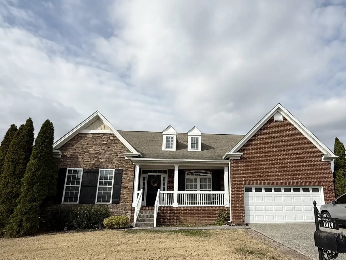 1019 Queens Pl, Spring Hill, TN 37174 - Image #1